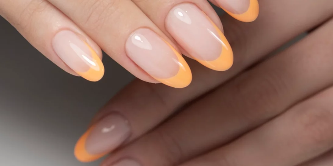 Το πολύχρωμο γαλλικό μανικιούρ θα γίνει η τέλεια εναλλακτική του κλασικού french mani