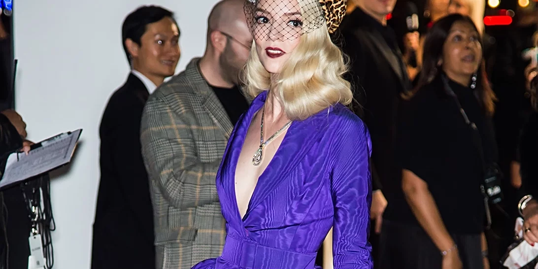 "Veri Peri" | Το χρώμα της χρονιάς έχει αγαπηθεί ήδη από όλες σχεδόν τις beauty addicts