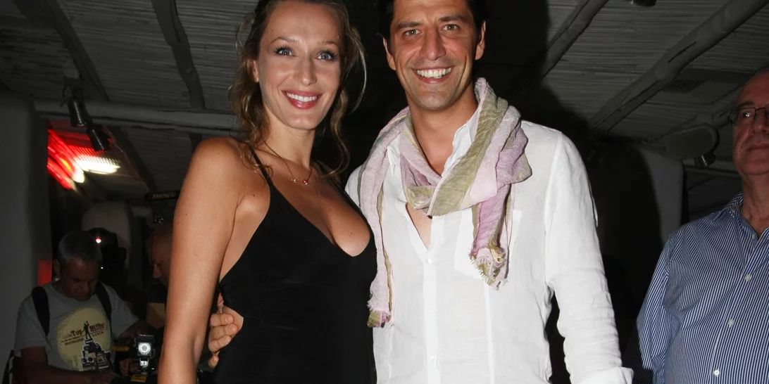 Θυμόμαστε τις πιο γνωστές εγκυμοσύνες της εγχώριας σόουμπιζ | Πώς έδειχναν οι διάσημες κύριες όταν περίμεναν τον πελαργό;