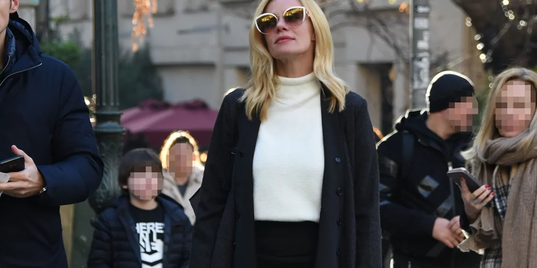 Τα sneakers της Ζέτας Μακρυπούλια είναι αυτά που δεν θα βαρεθείς να φοράς σε κάθε περίσταση