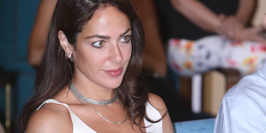 Η Δόμνα Μιχαηλίδου στο γήπεδο | Η σπάνια δημόσια εμφάνιση με τον γοητευτικό σύντροφό της