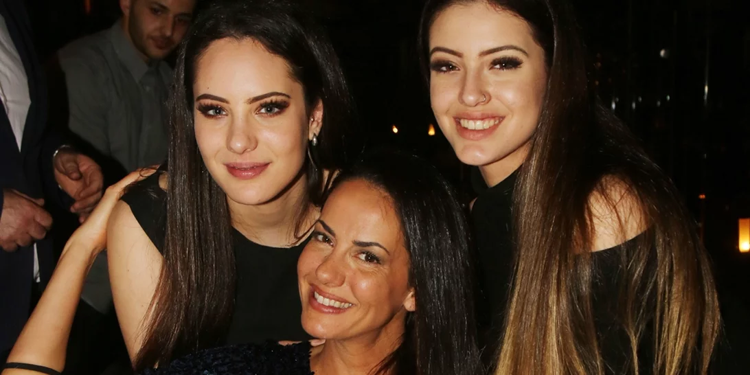 Δανάη και Νεφέλη Λιβιεράτου | Χορεύουν και τραγουδάνε στο ατελιέ της Celia Kritharioti, πιο σέξι και λαμπερές από ποτέ