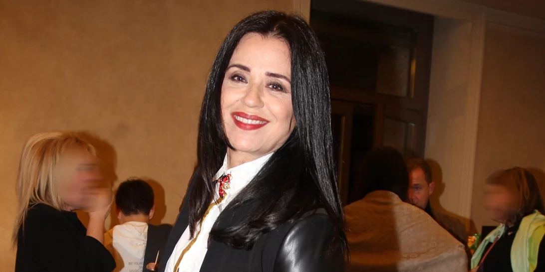 Μαρία Τζομπανάκη | Ποζάρει με τον γιο της και τη νύφη της στην πιο γλυκιά φωτογραφία που θα δεις σήμερα