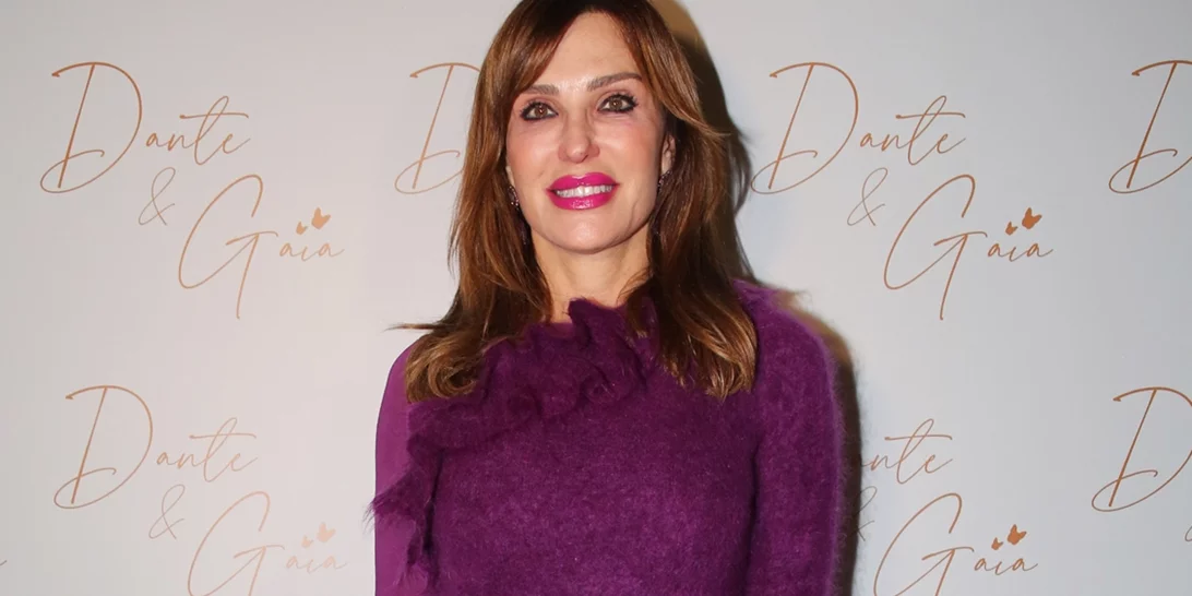 Βίκυ Xατζηβασιλείου | Μας δείχνει το αψεγάδιαστο κορμί της με μαγιό σε ηλικία 59 ετών