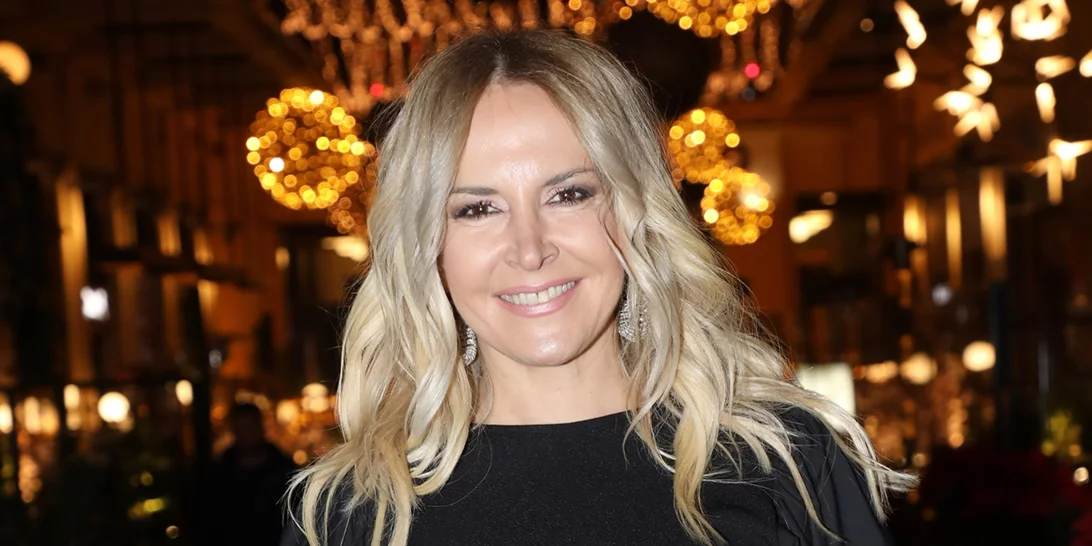 Μαρία Ανδρούτσου | Πιο γυμνασμένη από ποτέ ποζάρει με μαύρο μπικίνι στον κήπο του σπιτιού της