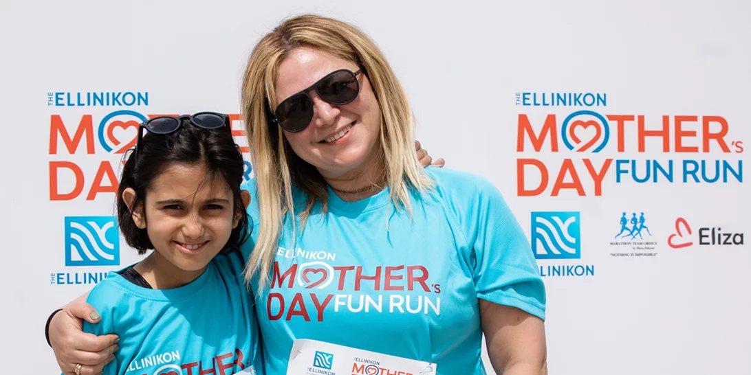 Νάνσυ Ζαμπέτογλου | Φωτογραφίζει τη γλυκύτατη κόρη της αγκαλιά με τον ηθοποιό Ιωάννη Παπαζήση