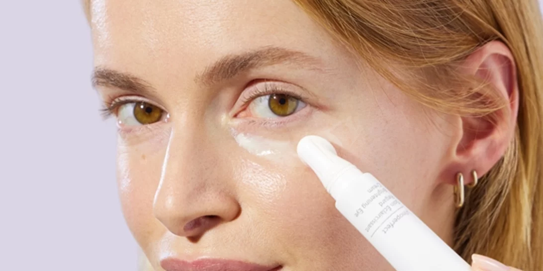 Καφέ κηλίδες στην επιδερμίδα; Το serum που θα σε βοηθήσει να τις "εξαφανίσεις" είναι αυτό που λατρεύουν και οι Γαλλίδες