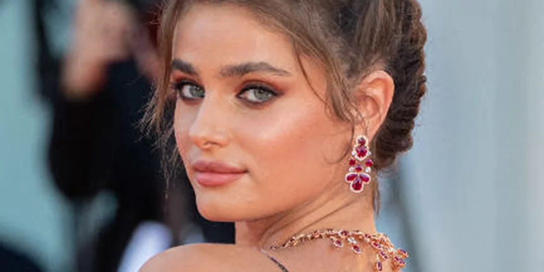 Taylor Hill | Αν σκέφτεσαι να κάνεις καρέ, τότε πρέπει να δεις τα μαλλιά της
