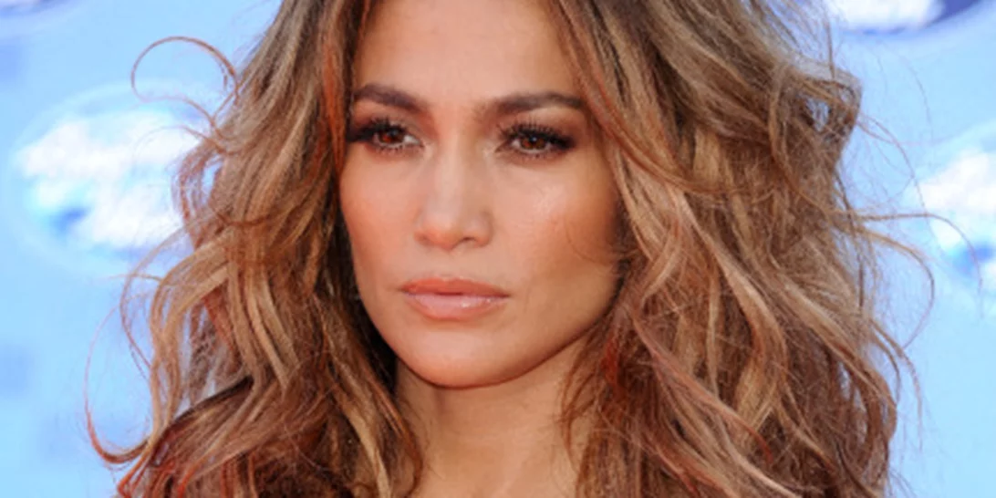 Wavy Hair | 10 celebrities που αποδεικνύουν ότι είναι παντός καιρού