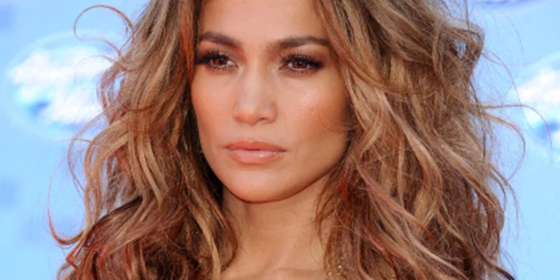 "Πώς να δώσω όγκο στα μαλλιά μου;" | Δες 3 hair hacks από τον αγαπημένο hairstylist της JLo