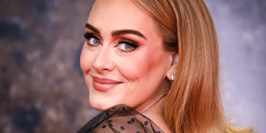 Λατρεύεις το winged liner της Adele; Αυτά είναι τα μικρά beauty tips που θα σε βοηθήσουν να το αντιγράψεις