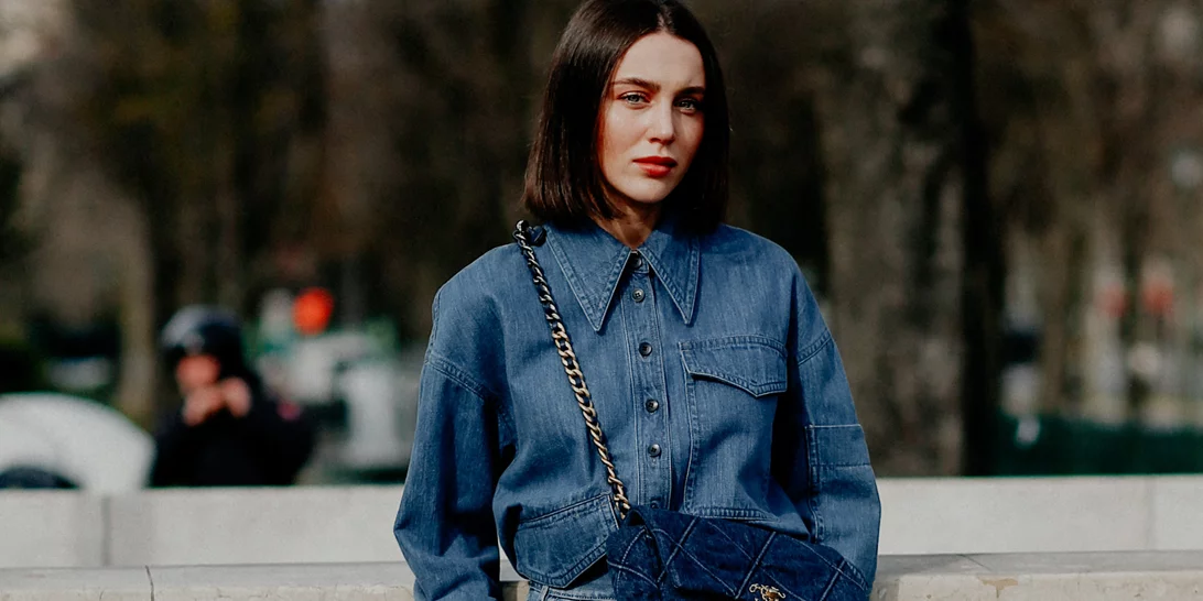 Τα flat παπούτσια που λατρεύουν τώρα οι fashion Influencers | Συνδυάζονται τέλεια με jeans