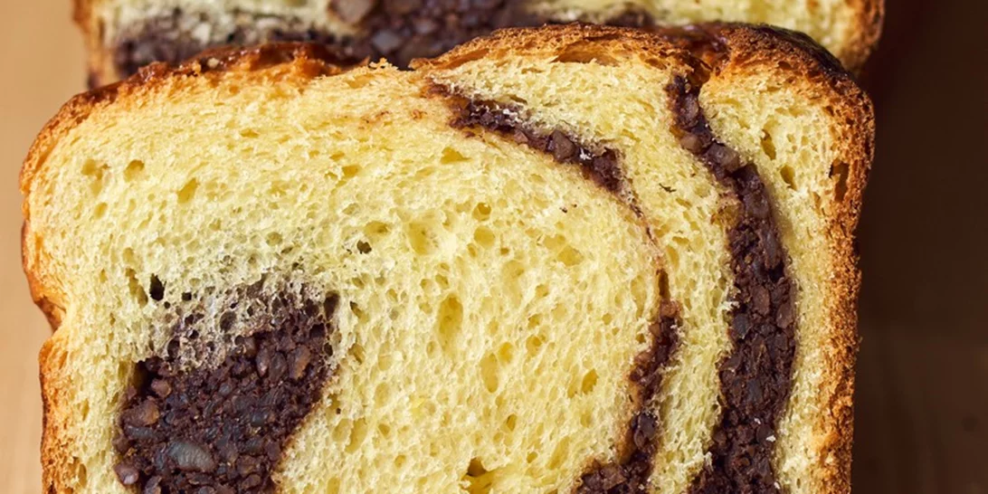 Η καλύτερη συνταγή για κέικ βανίλια με σοκολάτα πραλίνα από την Αργυρώ Μπαρμπαρίγου