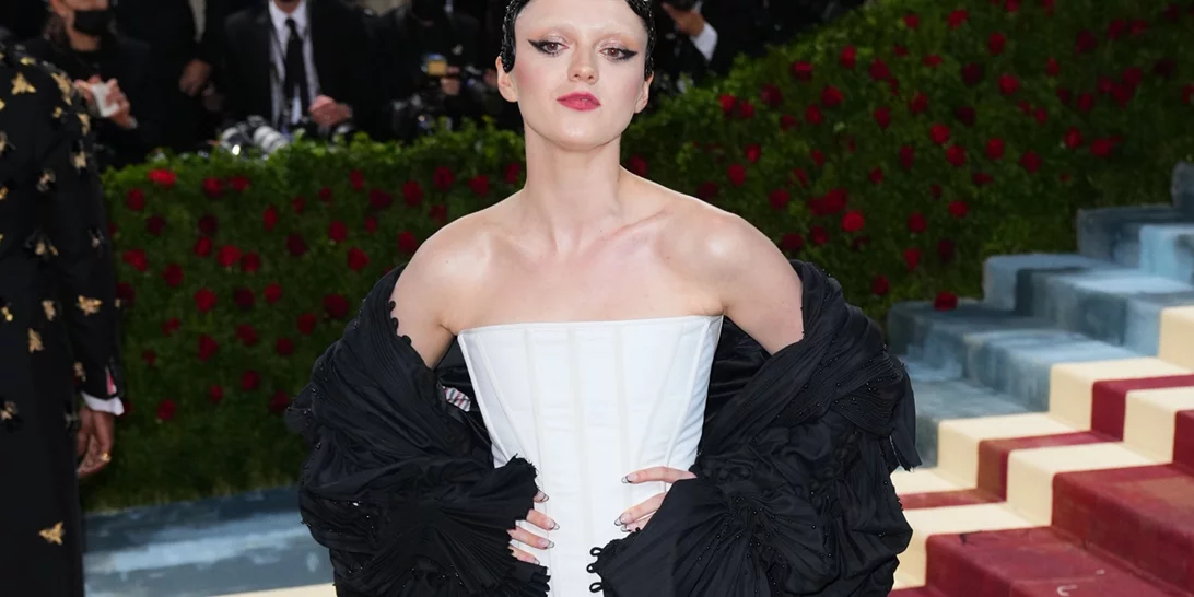 Maisie Williams | Η σταρ του Game of Thrones αποκάλυψε ότι ο πατέρας της την κακοποιούσε μέχρι τα 8 της