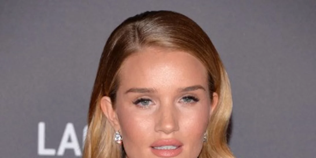 Less is more | To makeup look της Rosie Huntington-Whitely που είναι ό, τι πρέπει για την καραντίνα