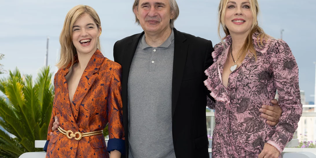 Κάννες 2022 | Τι φόρεσαν οι πρωταγωνίστριες της ελληνικής ταινίας "Dodo" στην πρεμιέρα