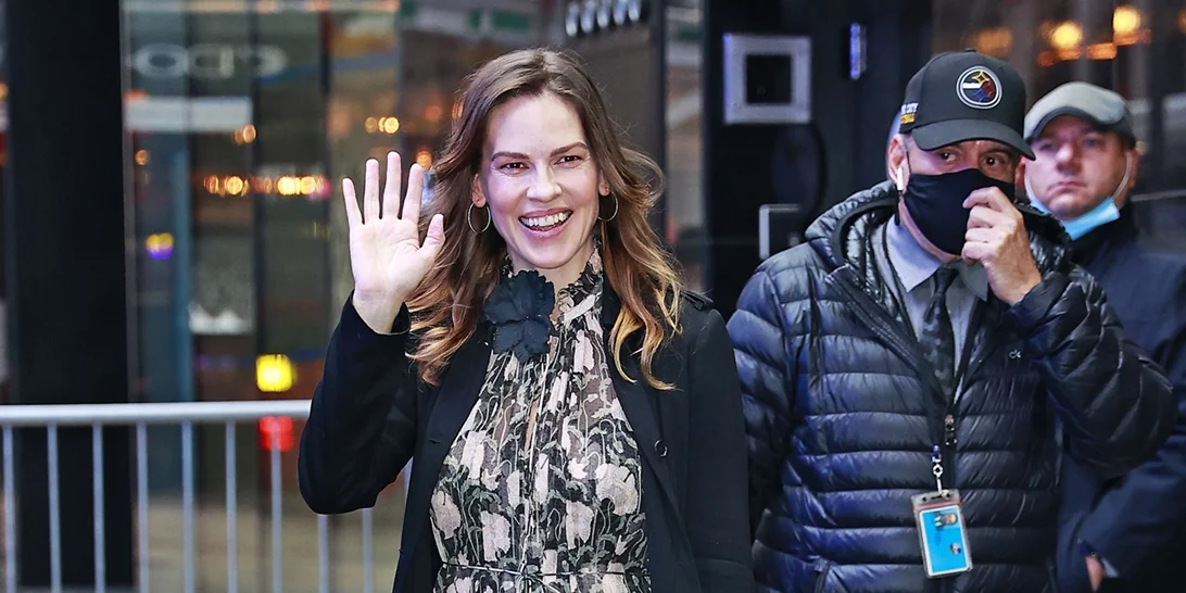 Hilary Swank | Η 48χρονη ηθοποιός είναι έγκυος και μας δείχνει το δικό της θαύμα των Χριστουγέννων