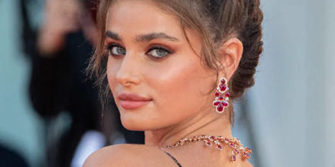 8+1 celebrities που είχαν τα καλύτερα χτενίσματα με κοτσίδες