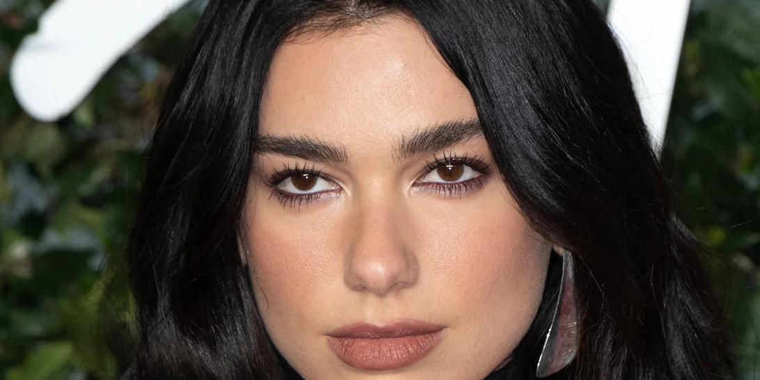 Αυτό είναι το νέο hot ζευγάρι | Η Dua Lipa με τoν ελληνικής καταγωγής σκηνοθέτη Romain Gavra