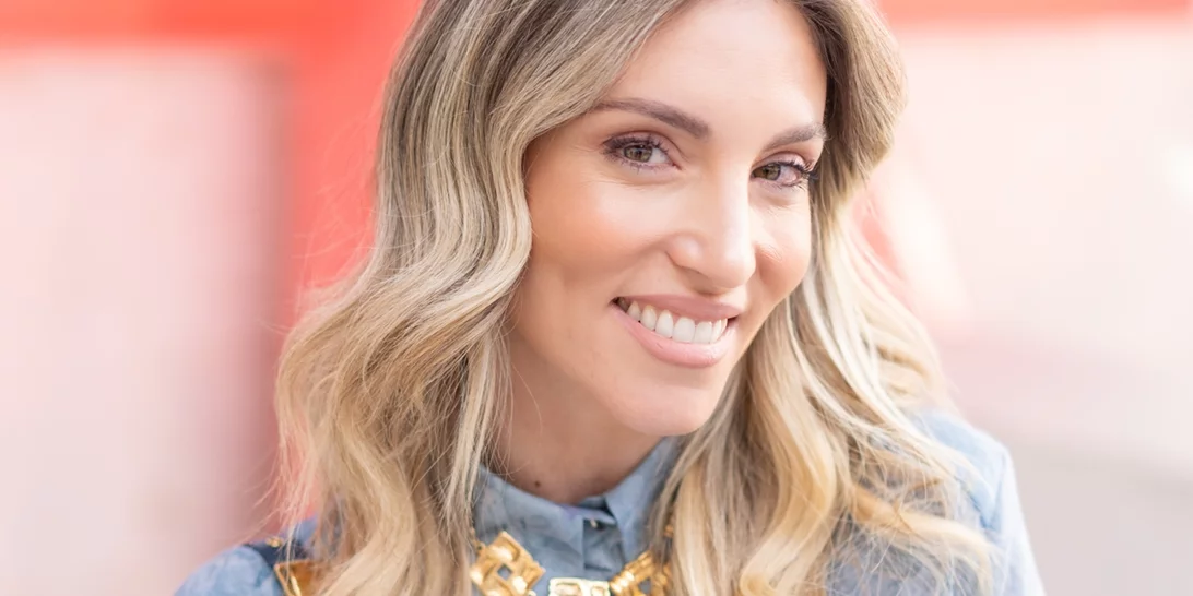 Αθηνά Οικονομάκου | Τα μυστικά περιποίησης των ξανθών μαλλιών της