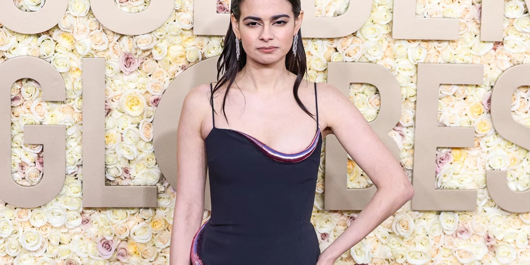 Χρυσές Σφαίρες | Η τυφλή ηθοποιός Aria Mia Loberti περπάτησε στο κόκκινο χαλί με τον σκύλο- οδηγό της