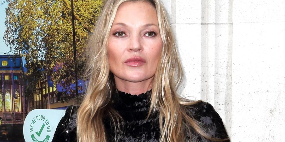 Kate Moss | Ανακοινώνει τα συναρπαστικά νέα της ποζάροντας ολόγυμνη