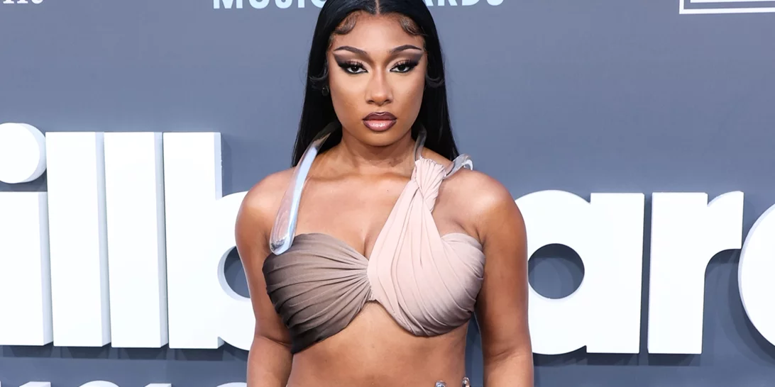 Megan Thee Stallion | Μιλά για πρώτη (και τελευταία) φορά για τη δολοφονική επίθεση που δέχτηκε από τον φίλο της