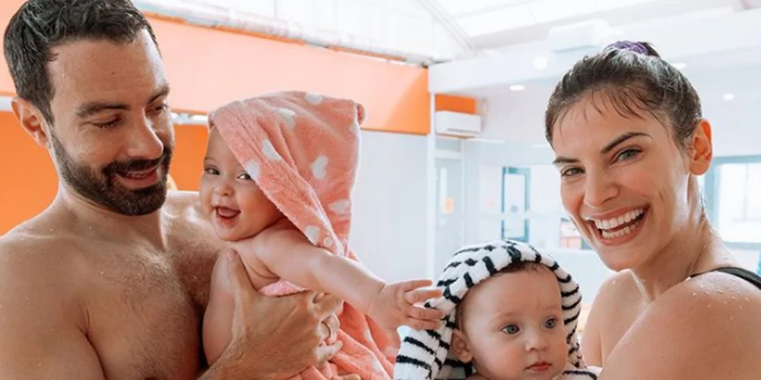 Χριστίνα Μπόμπα - Σάκης Τανιμανίδης | Στη θάλασσα με τις κόρες τους - Το insta story της Αλεξάνδρας Εξαρχοπούλου με ένα από τα μωρά