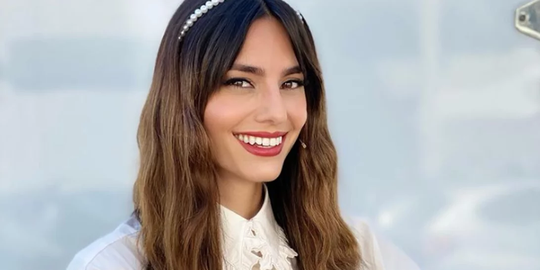 Ηλιάνα Παπαγεωργίου | Έκανε το πιο μοντέρνο γαλλικό μανικιούρ που έχουμε δει τελευταία