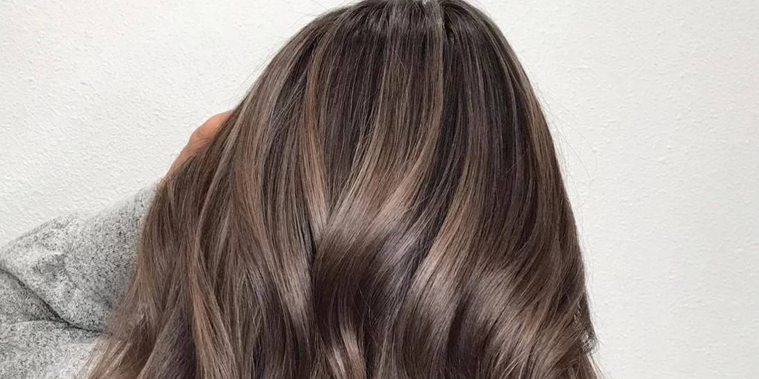 Ash brown hair color | 10 φωτογραφίες που θα σε κάνουν να το υιοθετήσεις asap