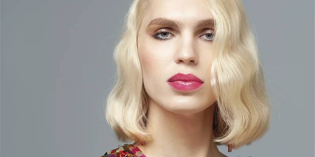 #HairHasNoGender | Η Καίτη Γραμμά μοιράζεται τη δική της ιστορία πίσω από τα λαμπερά, ξανθά μαλλιά της