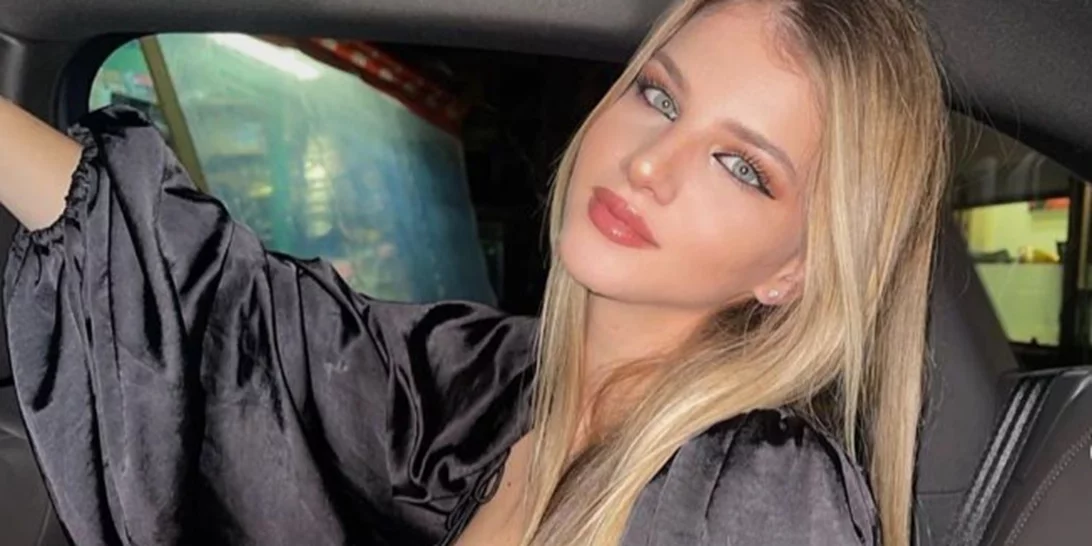 Άννα Μαρία Ίβιτς | Το ταξίδι στο Παρίσι με τη μητέρα της και η σέξι εμφάνιση με total black σύνολο