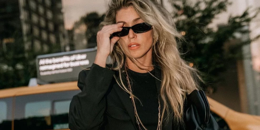 Η Βάσια Κωσταρά στη Νέα Υόρκη | Προτείνει τα 2 πιο πρακτικά χτενίσματα για ταξίδι