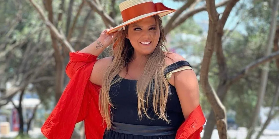 "Δεν με ενδιαφέρουν τα φίλτρα. Αγαπάω τον εαυτό μου όπως είναι" | Η Δανάη Μπάρκα είναι η βασίλισσα του 3ημέρου