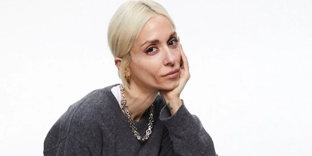 Η Σοφία Καρβέλα ποζάρει με φουσκωμένη κοιλίτσα και τρελαίνει το Instagram