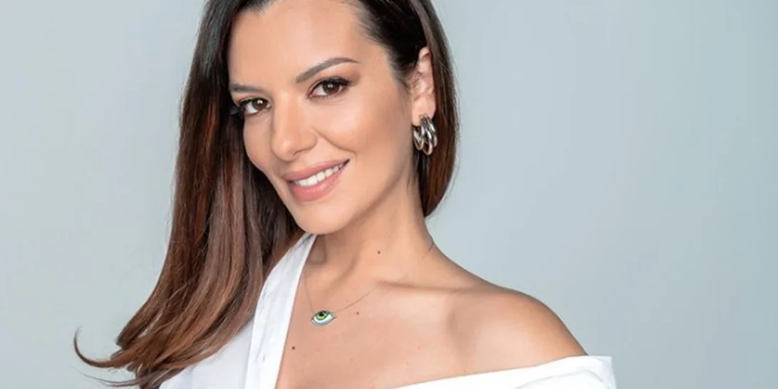 Νικολέττα Ράλλη | Καλωσορίζει τον Απρίλιο ποζάροντας με μαγιό