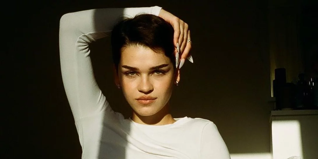 Κυβέλη GNTM | Η πρώτη δημόσια εμφάνιση στα μπουζούκια, μετά το τροχαίο δυστύχημα στο οποίο ενεπλάκη