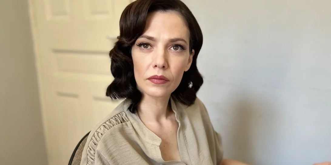 Μαριλίτα Λαμπροπούλου | Η πρωταγωνίστρια του "Σασμού" ποζάρει με σέξι κόκκινο μπικίνι