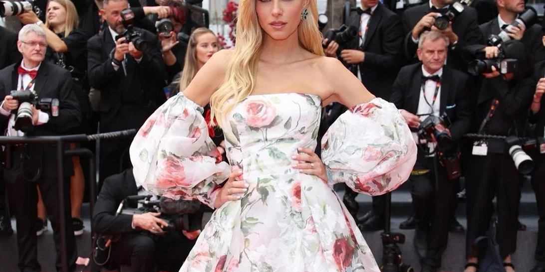 Η Δούκισσα Νομικού στις Κάννες | Η εντυπωσιακή εμφάνιση με δημιουργία Celia Kritharioti