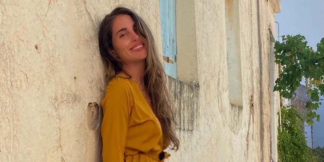 Η Παυλίνα Βουλγαράκη ποζάρει topless και απολαμβάνει τις τελευταίες μέρες του καλοκαιριού