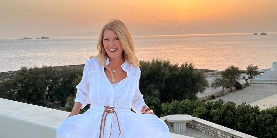 Το total white το σωστό | Η Σοφία Αλιμπέρτη ξέρει πώς να φορέσει σωστά ένα ολόλευκο σύνολο