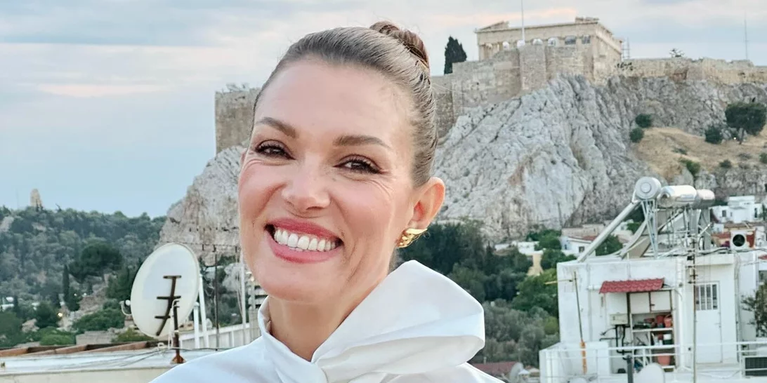 Η Βίκυ Καγιά βρήκε το nude κραγιόν που κολακεύει όλες τις επιδερμίδες