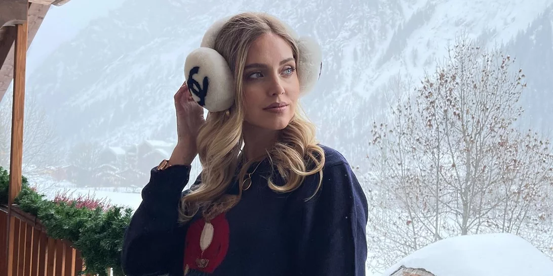 Τα χτενίσματα που επιλέγουν οι πιο stylish γυναίκες για τις βόλτες τους στα χιόνια