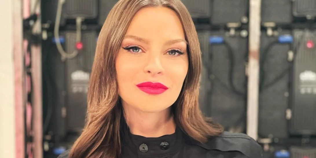 Υβόννη Μπόσνιακ | Το bridal χτένισμά της είναι η πιο κομψή επιλογή για όλες τις νύφες