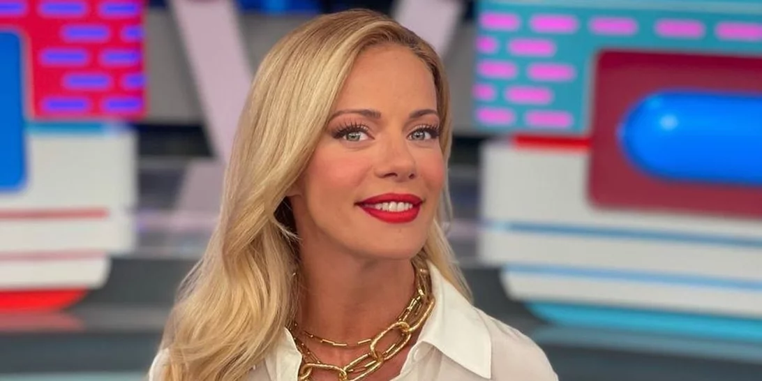 Το total black look της Ζέτας Μακρυπούλια και η στιλιστική "πινελιά" που το απογείωσε