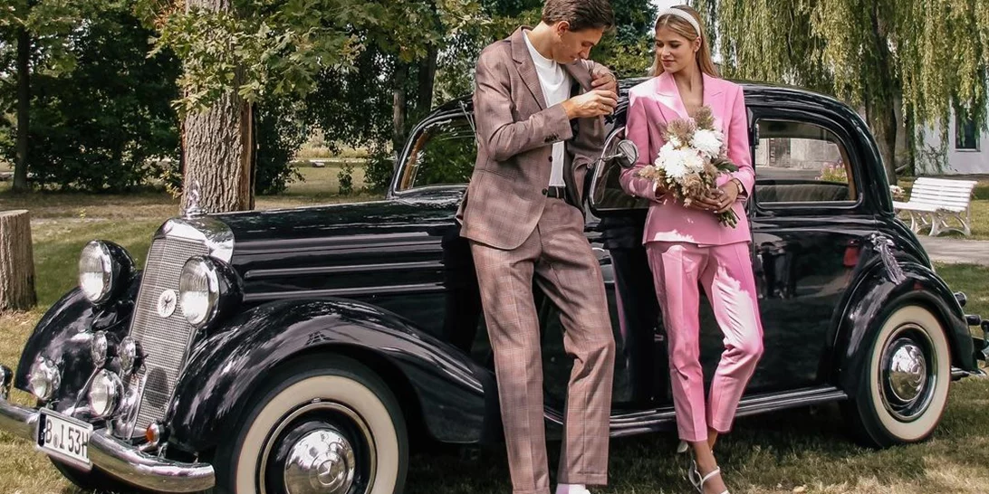 Η νύφη που παντρεύτηκε με ροζ κοστούμι Zara και έγινε viral στο Tik Tok