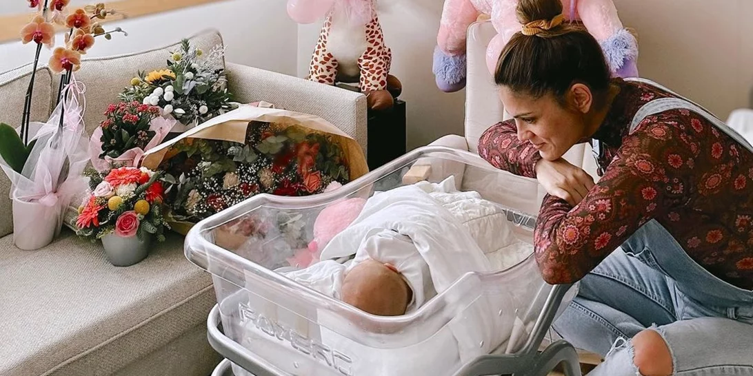 Μαίρη Συνατσάκη | Η πρώτη ανάρτηση με τη νεογέννητη κόρη της από το μαιευτήριο