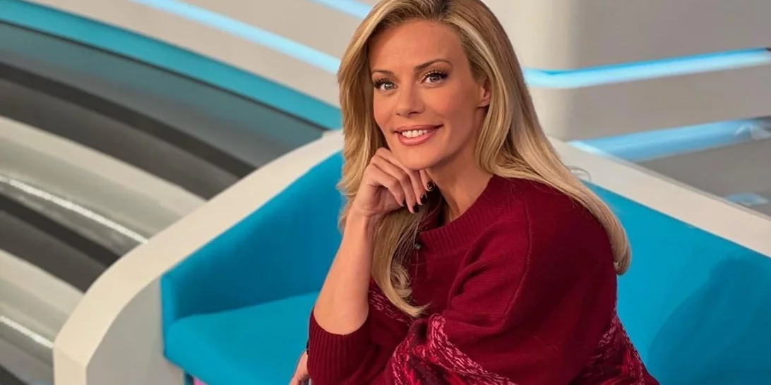 Ζέτα Μακρυπούλια | Ποζάρει με λευκό, ολόσωμο μαγιό και αποδεικνύει πως είναι μία καλλονή