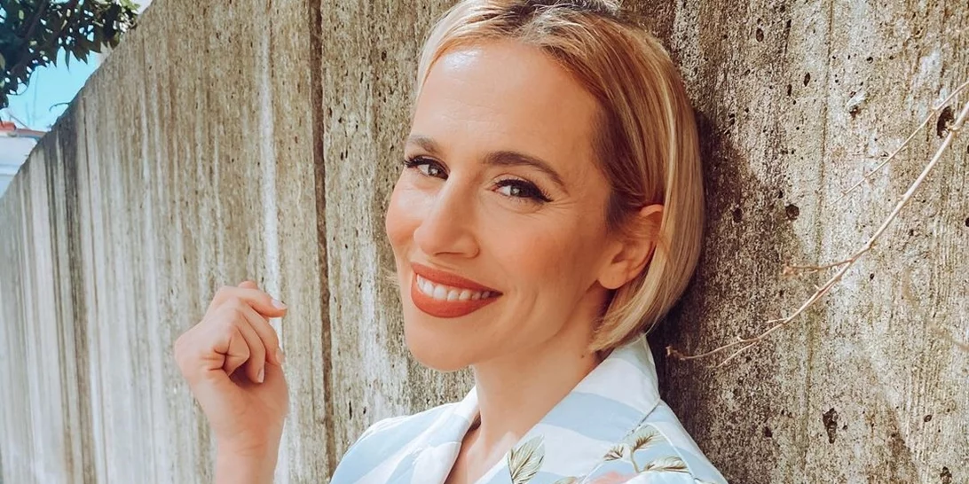 Νάντια Μπουλέ | Μας δείχνει την καλογυμνασμένη πλάτη της φορώντας το πιο εντυπωσιακό εξώπλατο φόρεμα