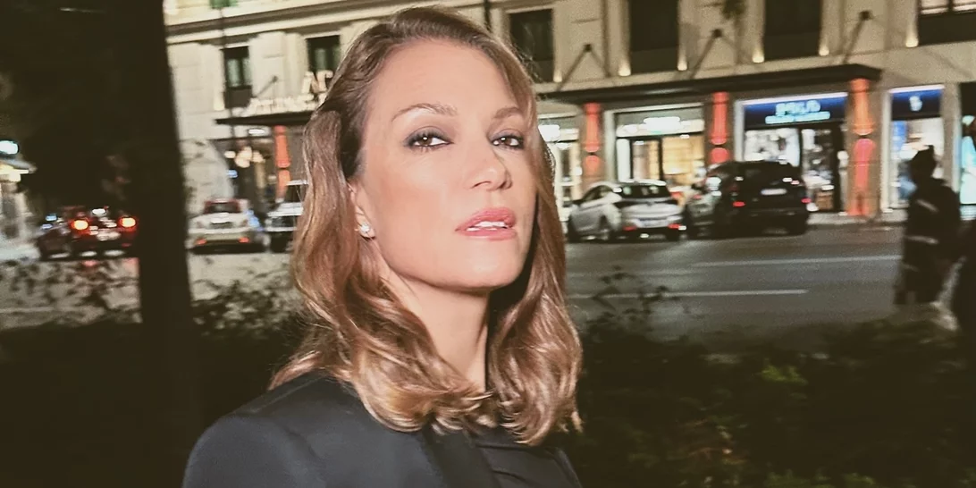 Winter Mani | Η Βίκυ Καγιά με το χρώμα που ταιριάζει τέλεια σε κοντά νύχια